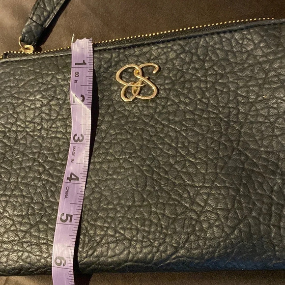 Jessica Simpson textured faux leather black logo wristlet - Picture 4 of 12
